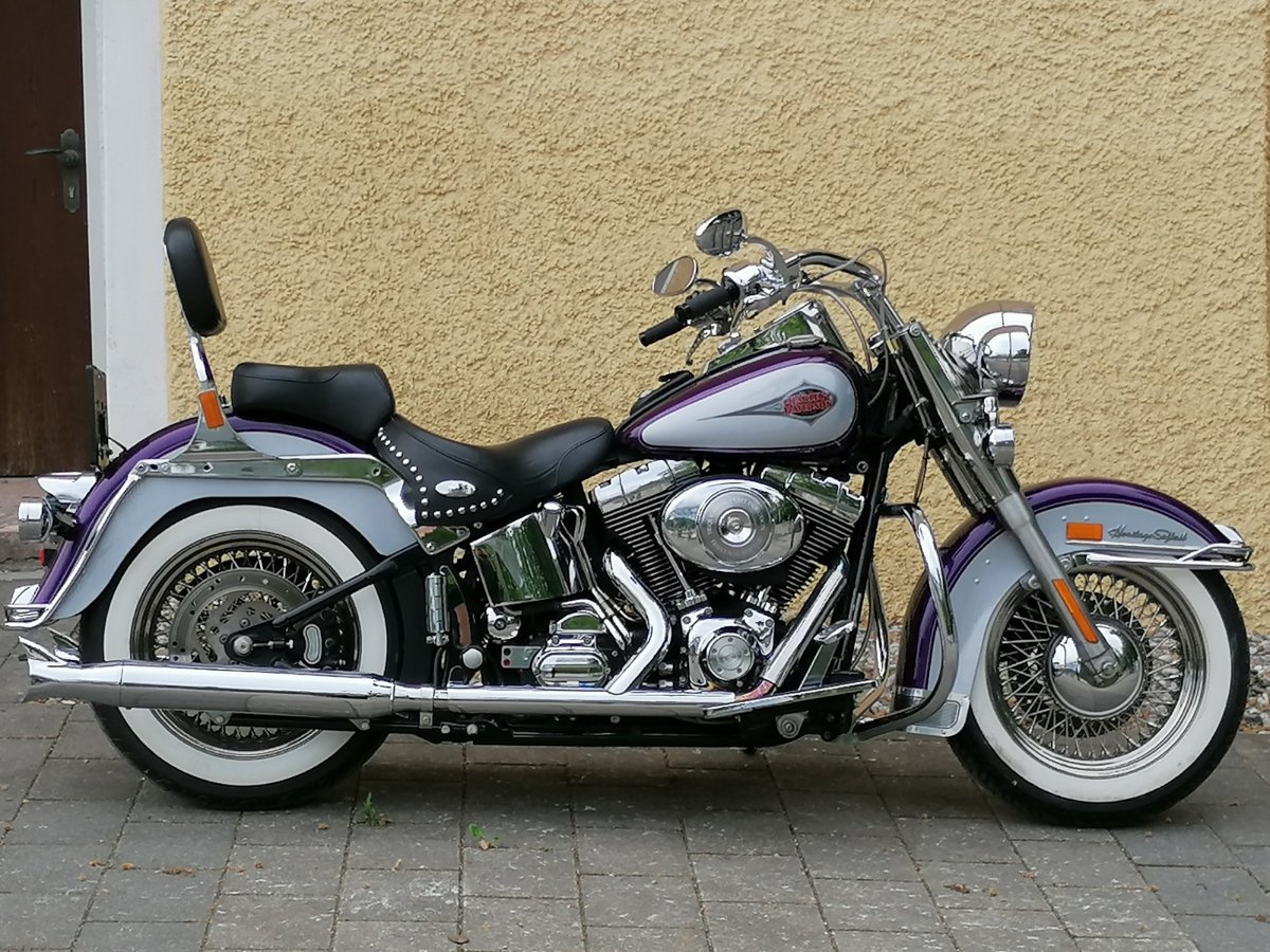 Harley Davidson Heritage Softail mit Anhänger 