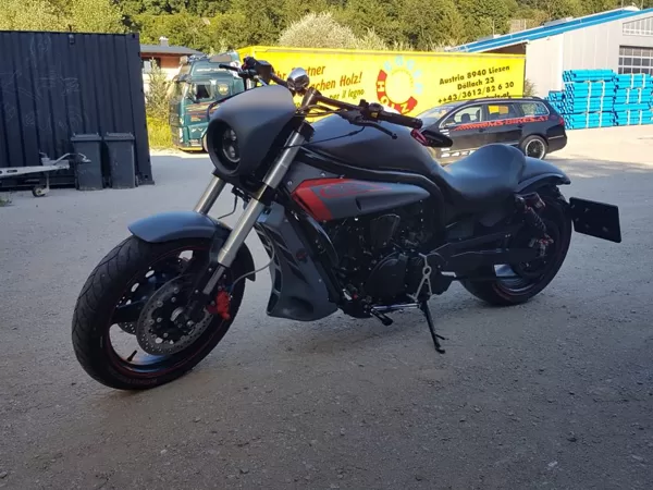 Hyosung Aquila GV 650 Umbau zu Devil
